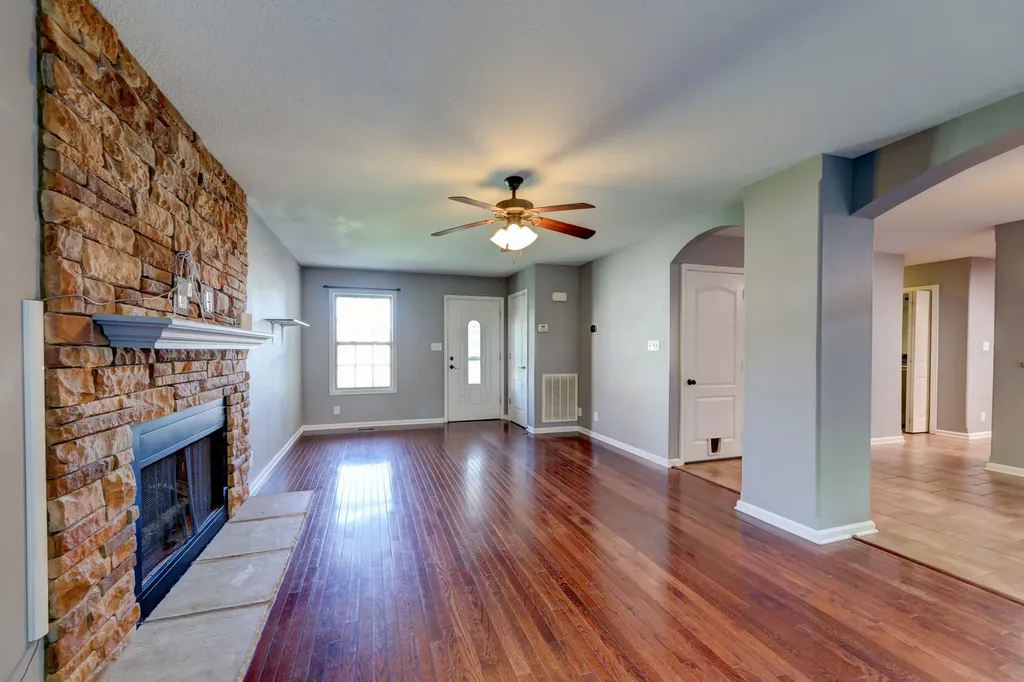 2720 Arthurs Court Clarksville TN 37040