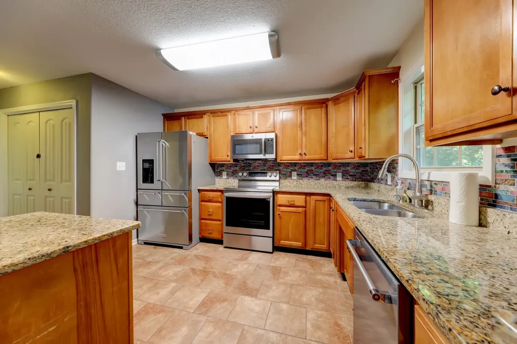2720 Arthurs Court Clarksville TN 37040