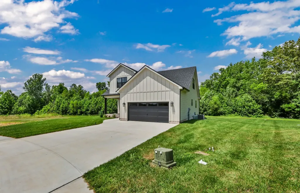 357 Chase Drive Clarksville TN 37043