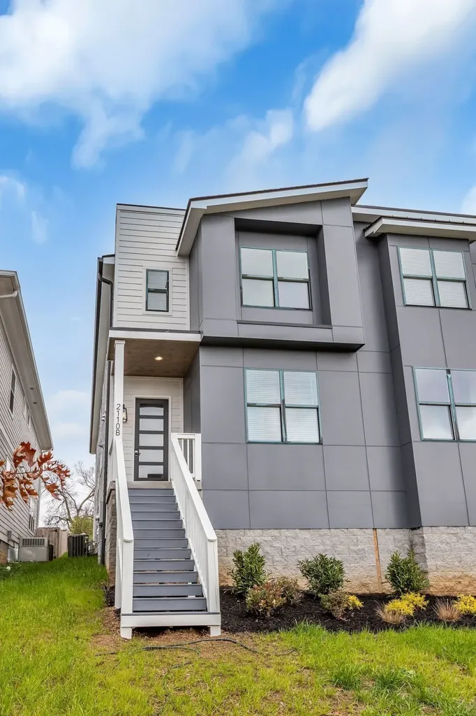 2110B 11th Ave, N Nashville TN 37208