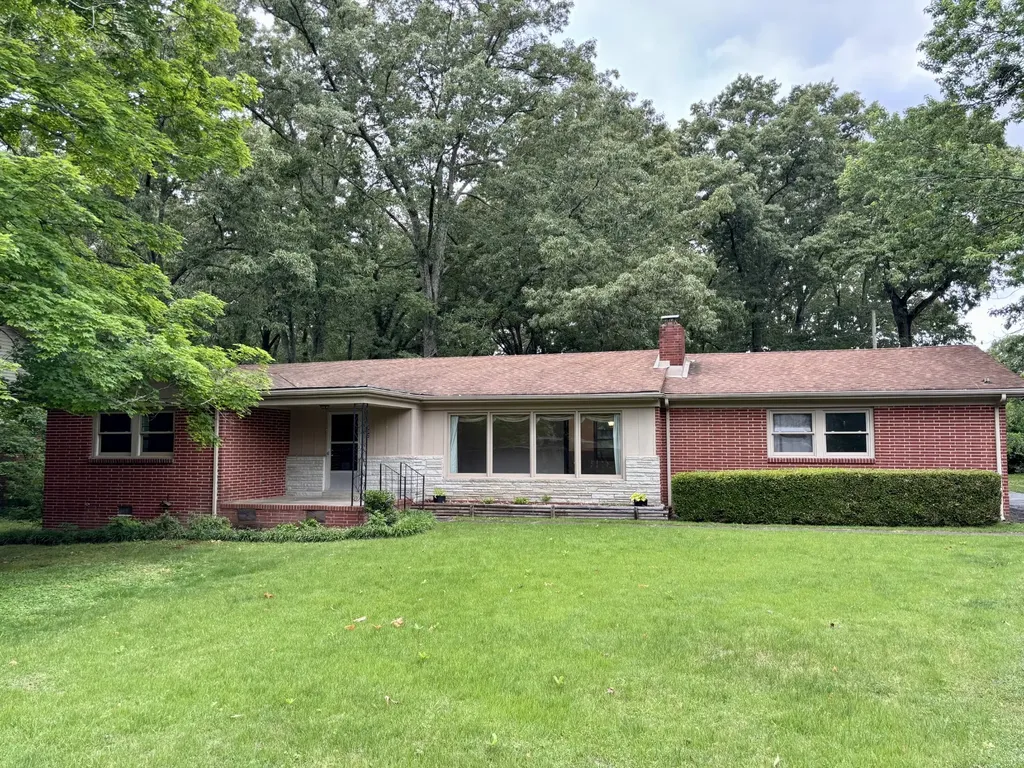 302 Hampton Road Tullahoma TN 37388