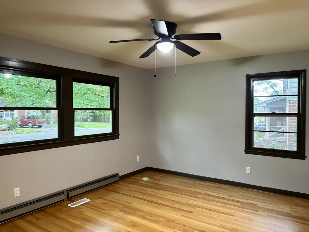 302 Hampton Road Tullahoma TN 37388