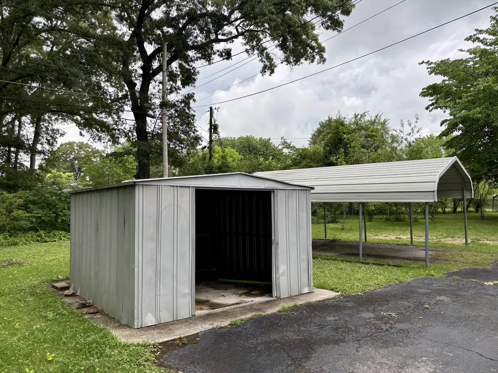 302 Hampton Road Tullahoma TN 37388