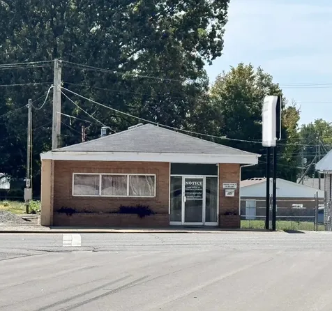207 E Gaines St, E Lawrenceburg TN 38464