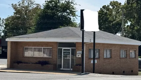 207 E Gaines St, E Lawrenceburg TN 38464