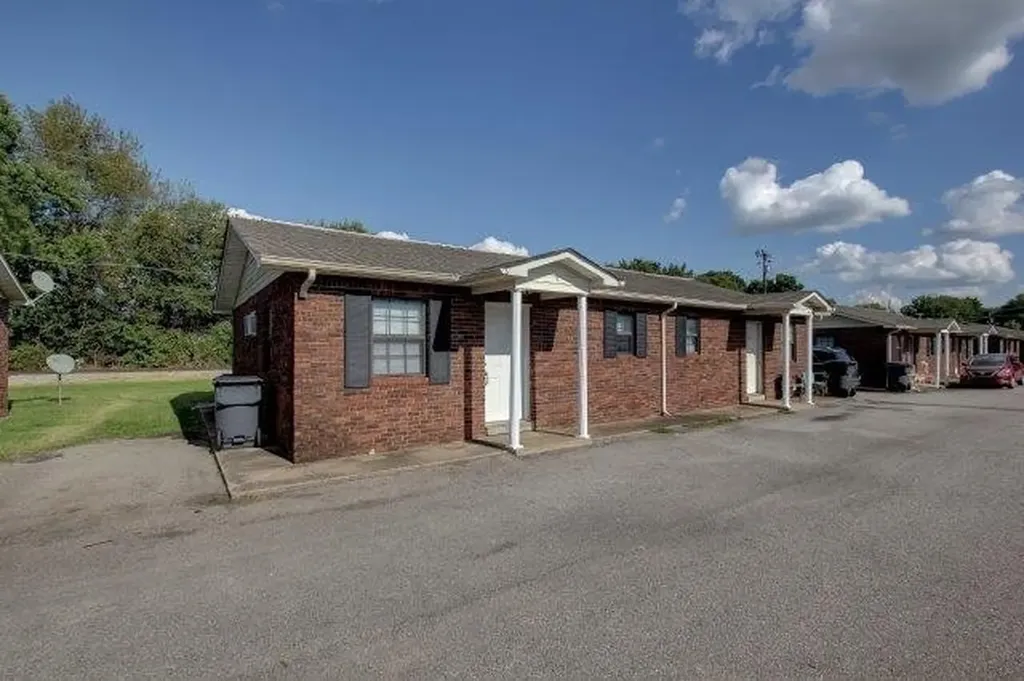 404 Thompsonville Lane #19 Oak Grove KY 42262