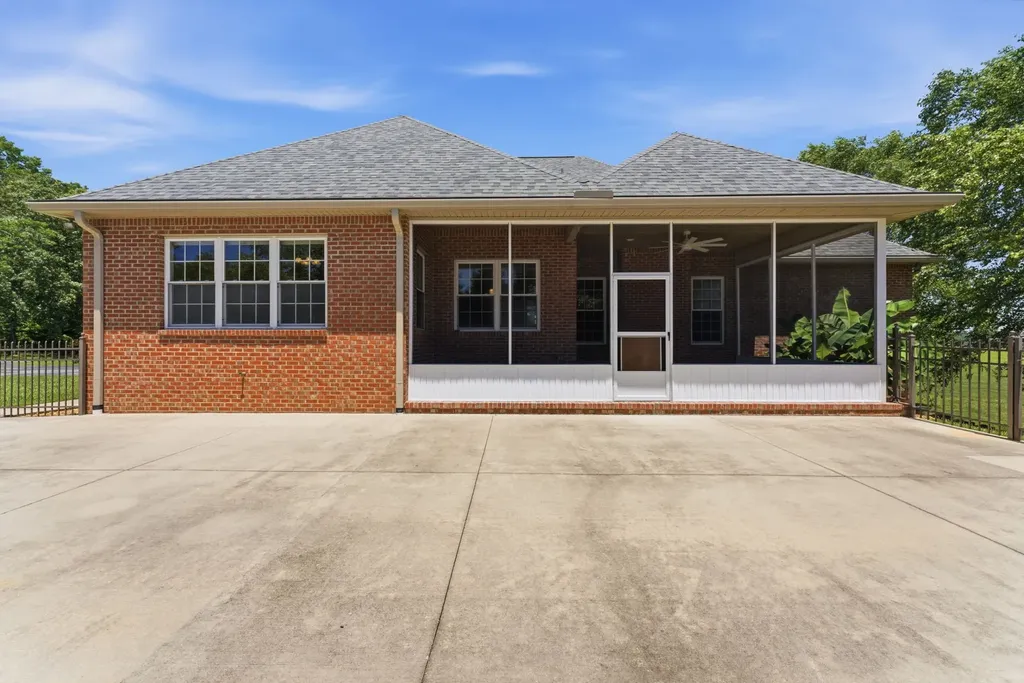 180 Gilliam Lane Tullahoma TN 37388