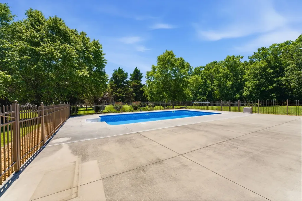 180 Gilliam Lane Tullahoma TN 37388