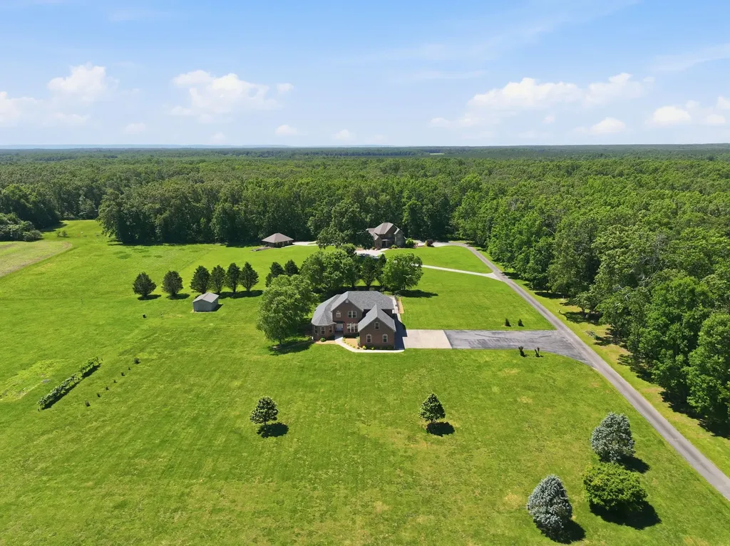 180 Gilliam Lane Tullahoma TN 37388