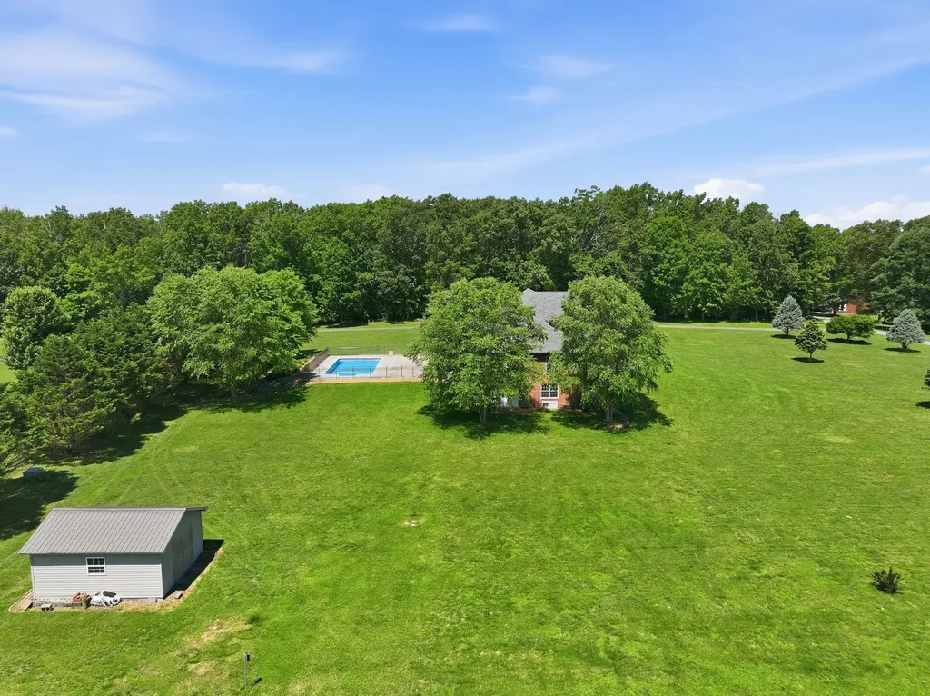180 Gilliam Lane Tullahoma TN 37388