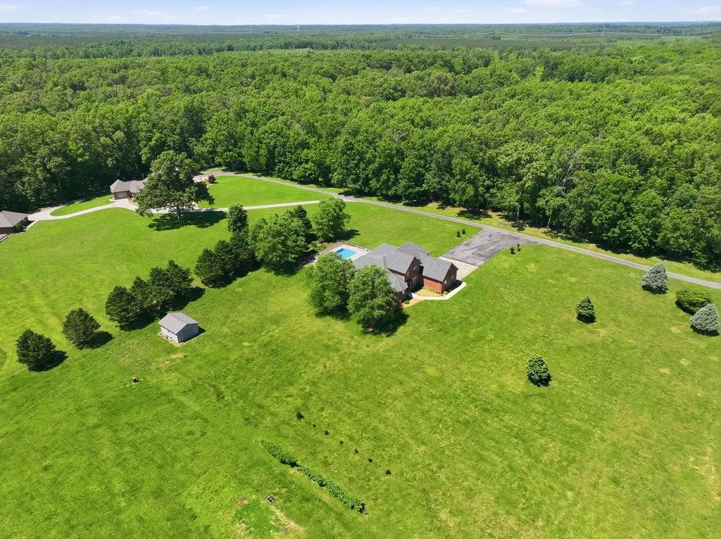 180 Gilliam Lane Tullahoma TN 37388