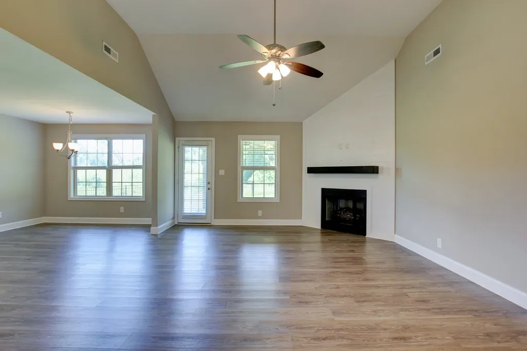 677 Battery Court Clarksville TN 37042
