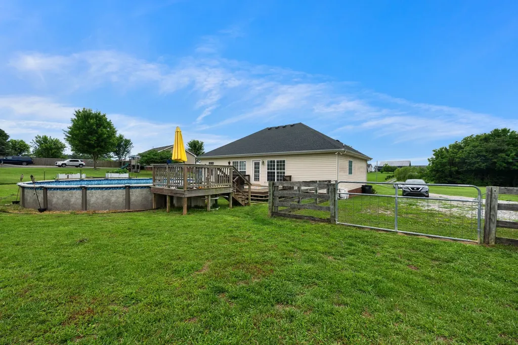 734 Lear Road Portland TN 37148