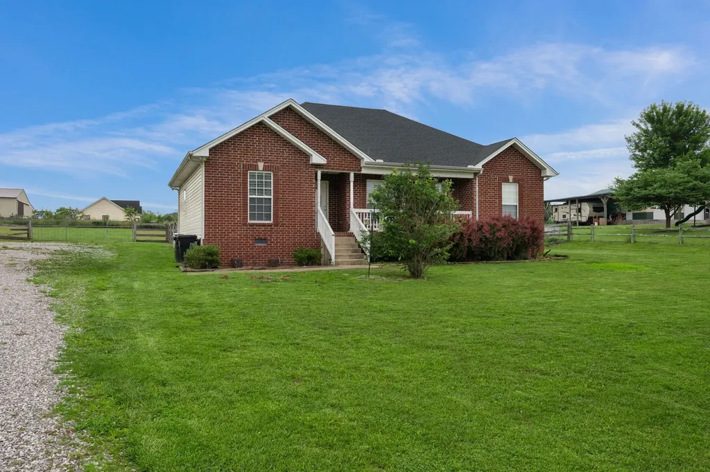 734 Lear Road Portland TN 37148