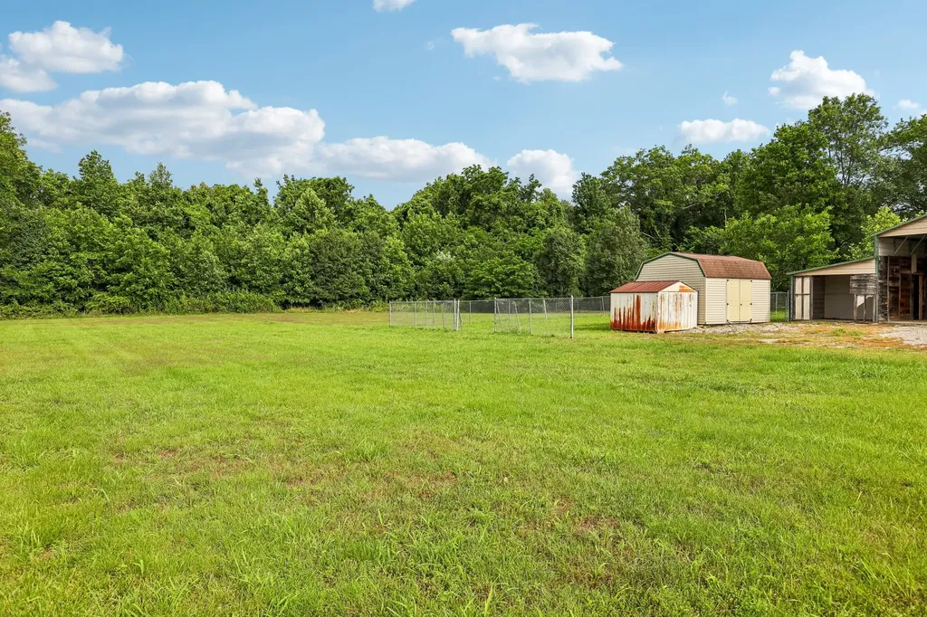 1376 N Liberty Church Road Clarksville TN 37042