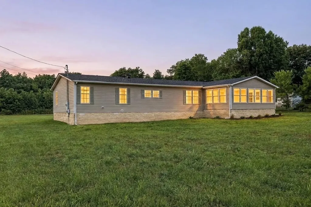 1376 N Liberty Church Road Clarksville TN 37042