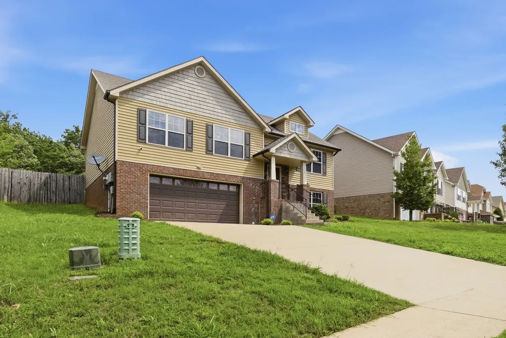 1009 Ishee Drive Clarksville TN 37042