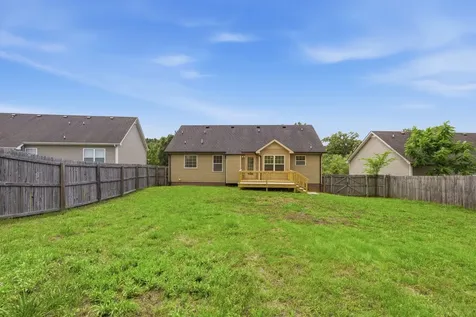 1009 Ishee Drive Clarksville TN 37042