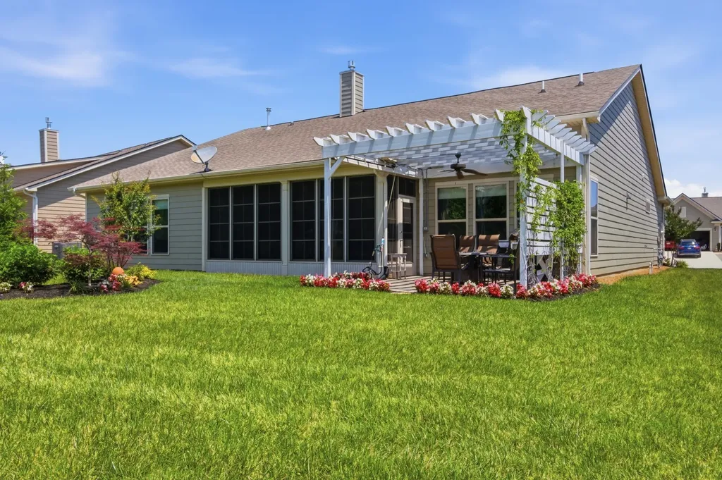 5025 Lincoln Glen Spring Hill TN 37174