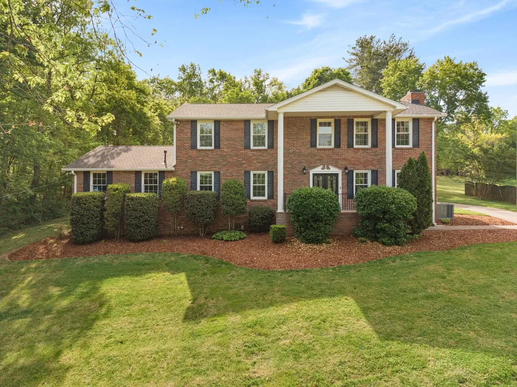 701 Edmondson Pike Brentwood TN 37027