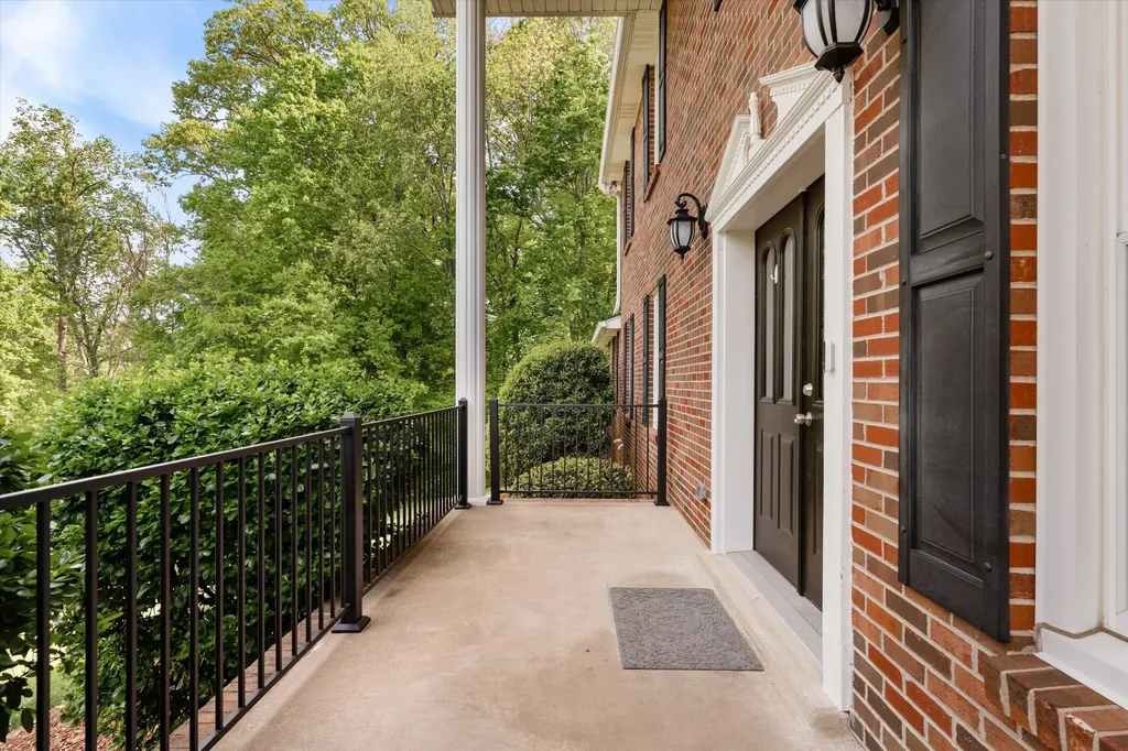 701 Edmondson Pike Brentwood TN 37027