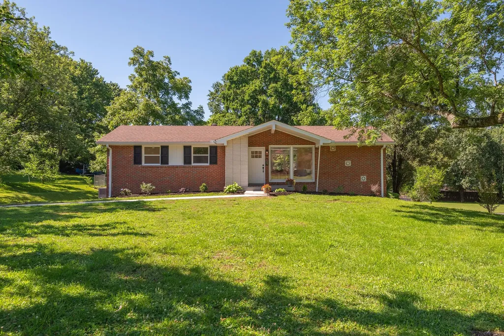 627 Woodett Drive Nashville TN 37211