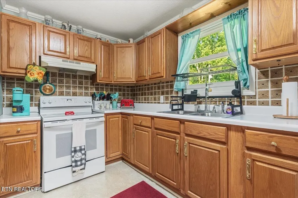 316 N Iowa Avenue Etowah TN 37331