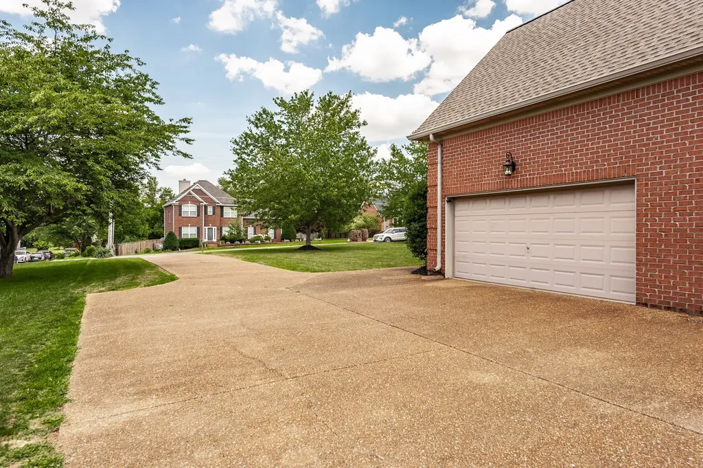 1703 Wrencrest Drive Mount Juliet TN 37122