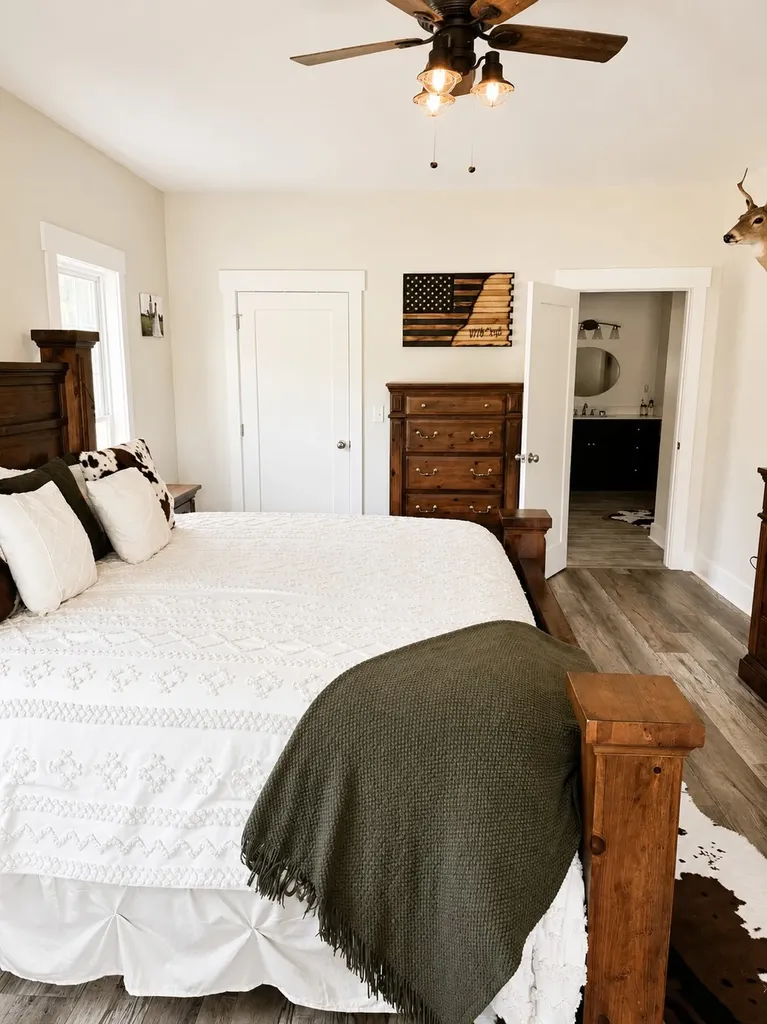 1669 Knob Creek Road Wartrace TN 37183