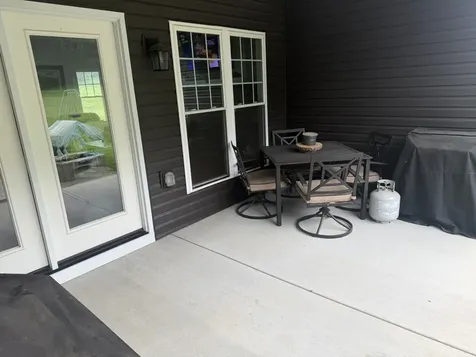 1669 Knob Creek Road Wartrace TN 37183
