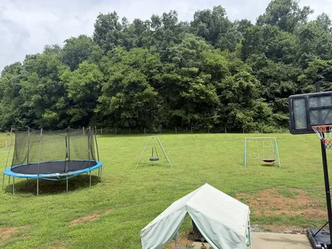 1669 Knob Creek Road Wartrace TN 37183