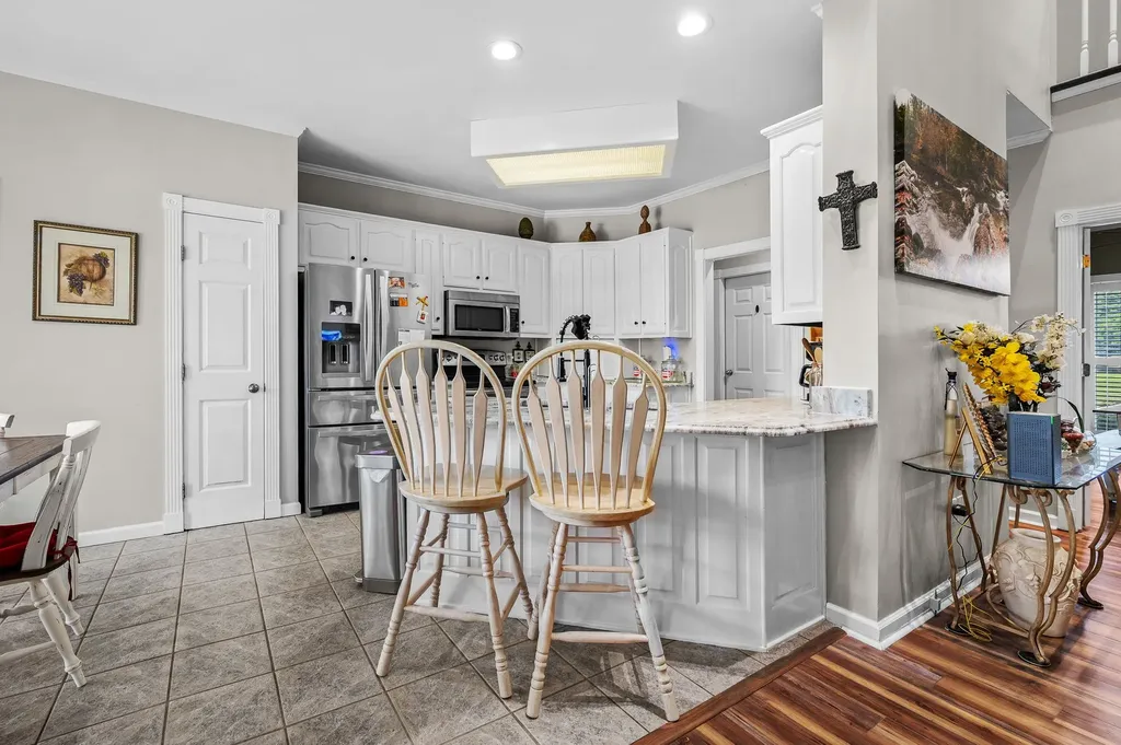 385 Thoroughbred Lane Hartsville TN 37074
