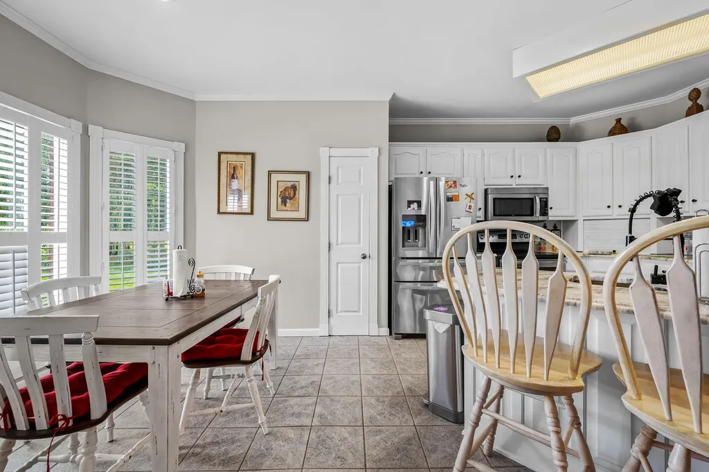 385 Thoroughbred Lane Hartsville TN 37074