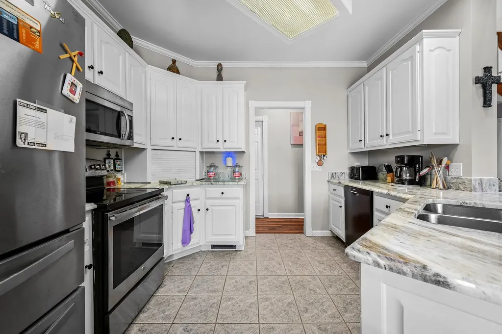 385 Thoroughbred Lane Hartsville TN 37074