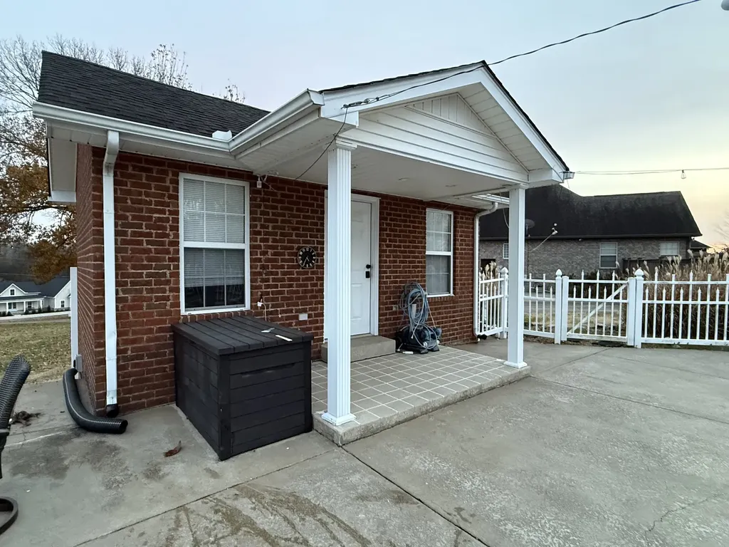 385 Thoroughbred Lane Hartsville TN 37074