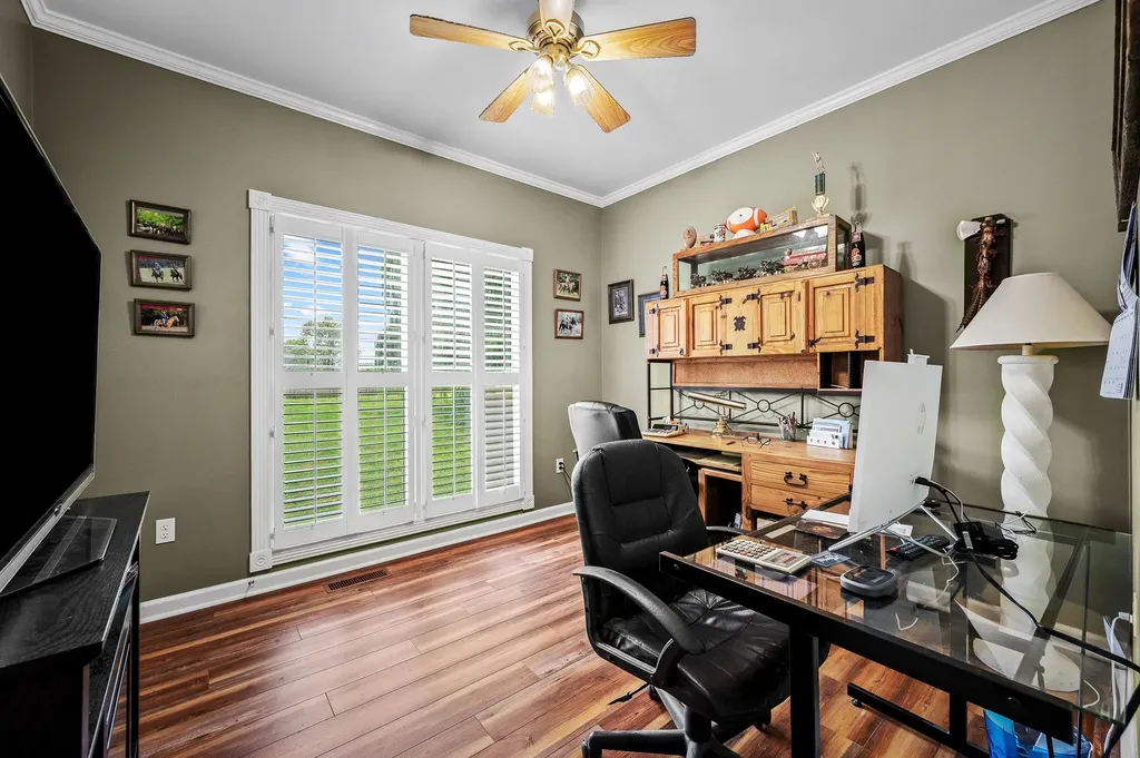 385 Thoroughbred Lane Hartsville TN 37074