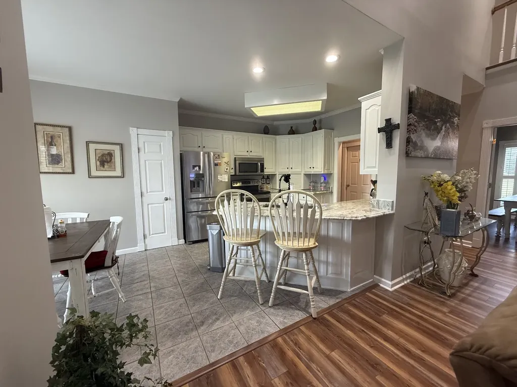 385 Thoroughbred Lane Hartsville TN 37074