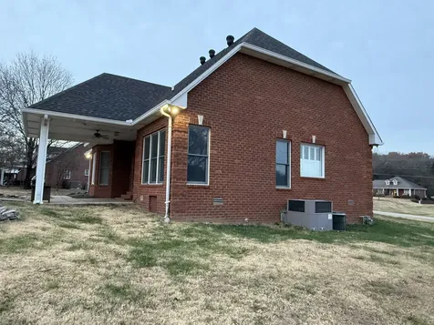 385 Thoroughbred Lane Hartsville TN 37074