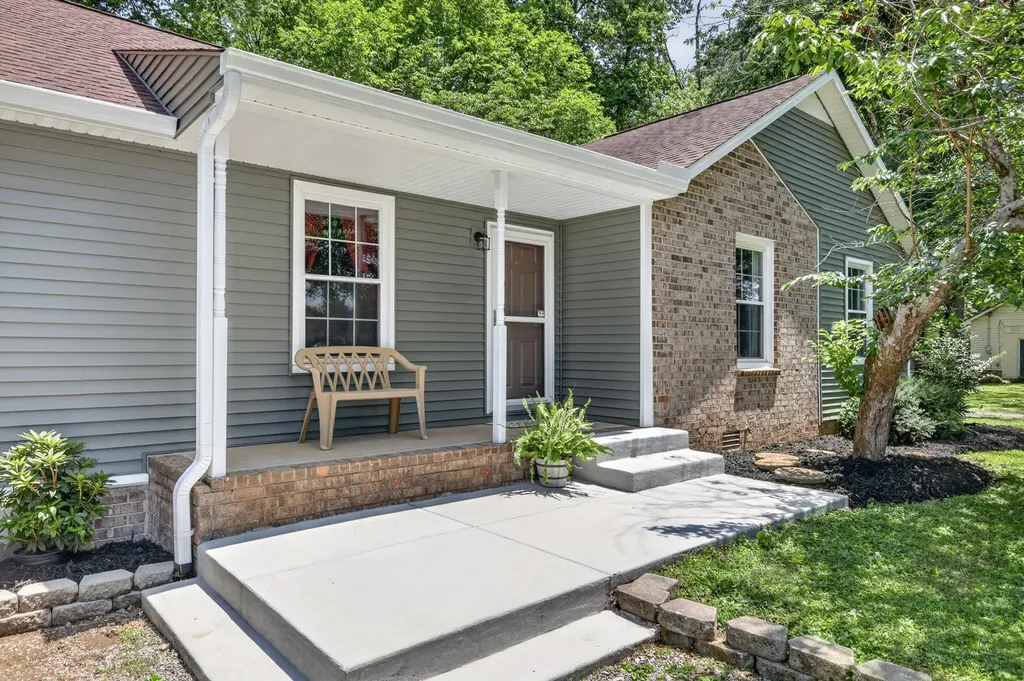 428 Karstridge Road Smyrna TN 37167