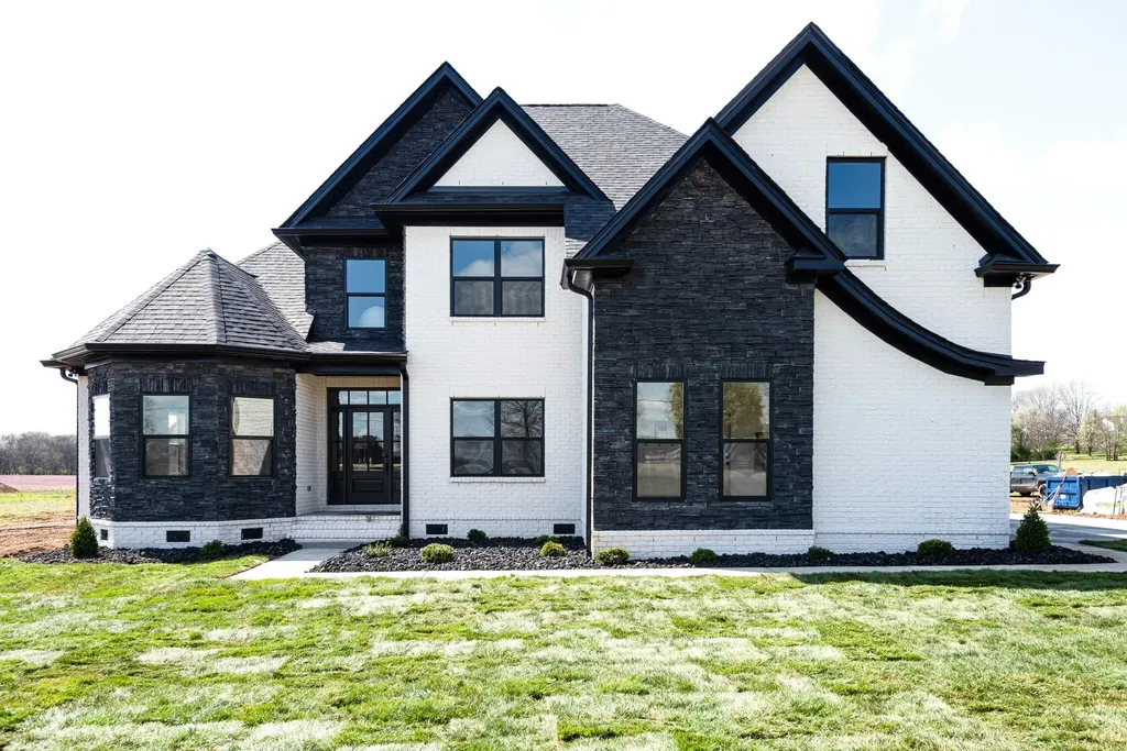 7483 Liberty Road Fairview TN 37062