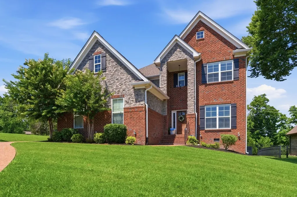 127 Waters Hill Circle Lebanon TN 37087