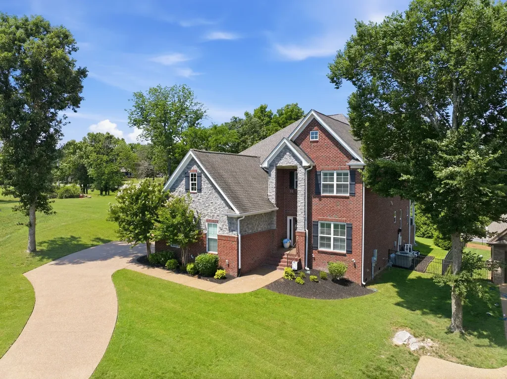 127 Waters Hill Circle Lebanon TN 37087
