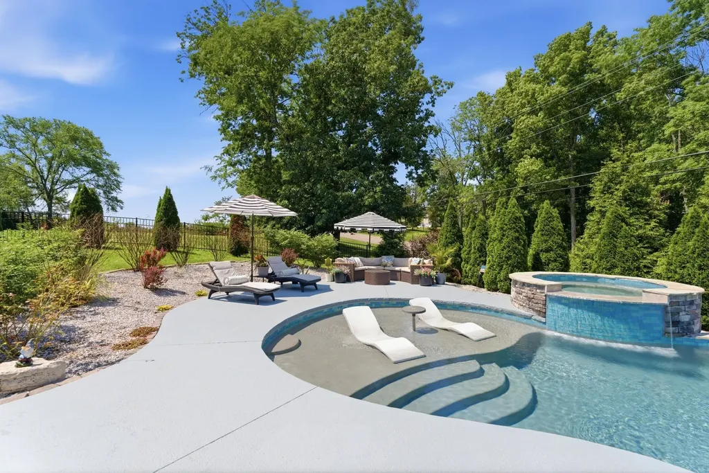 127 Waters Hill Circle Lebanon TN 37087