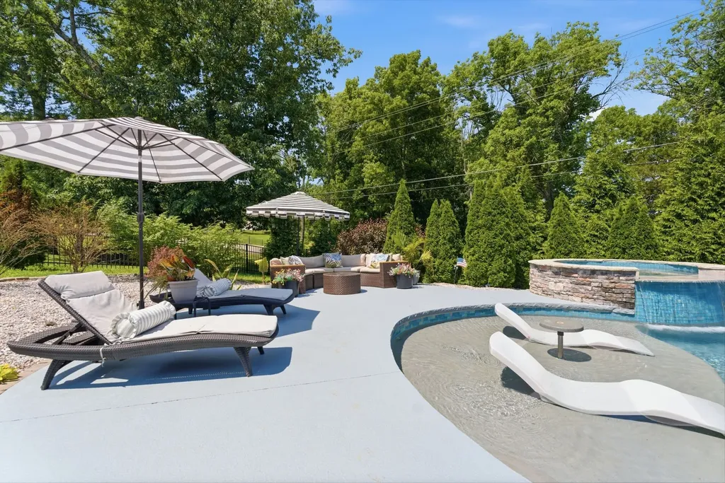 127 Waters Hill Circle Lebanon TN 37087