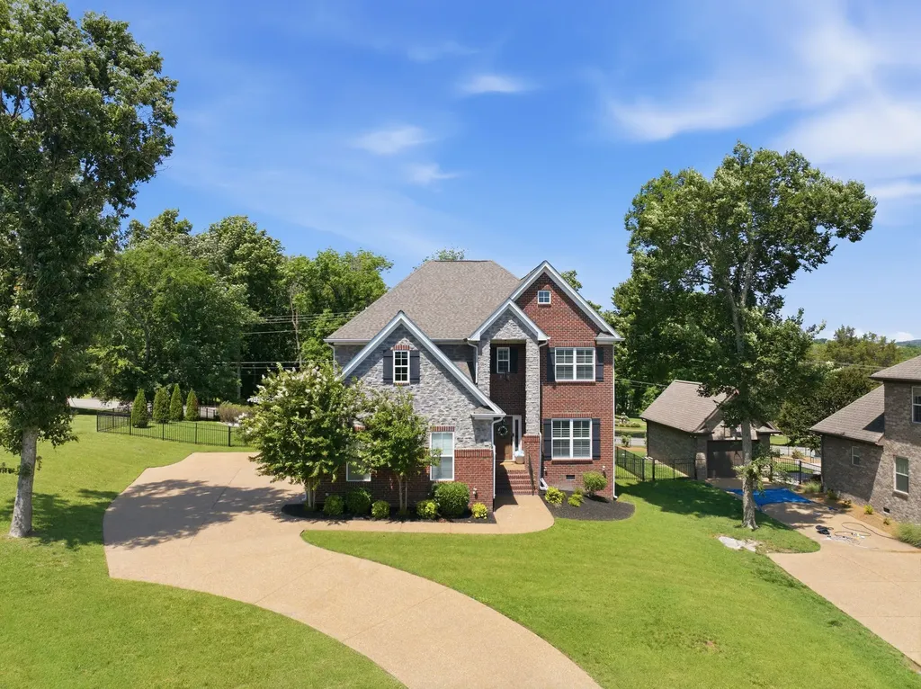 127 Waters Hill Circle Lebanon TN 37087