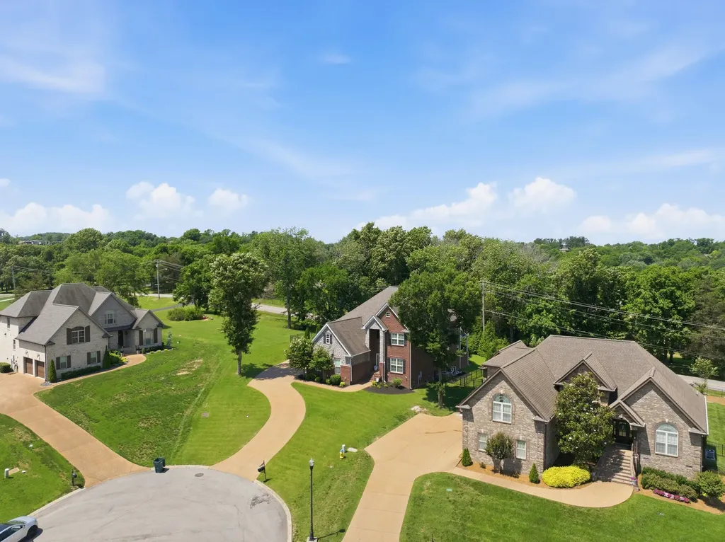 127 Waters Hill Circle Lebanon TN 37087