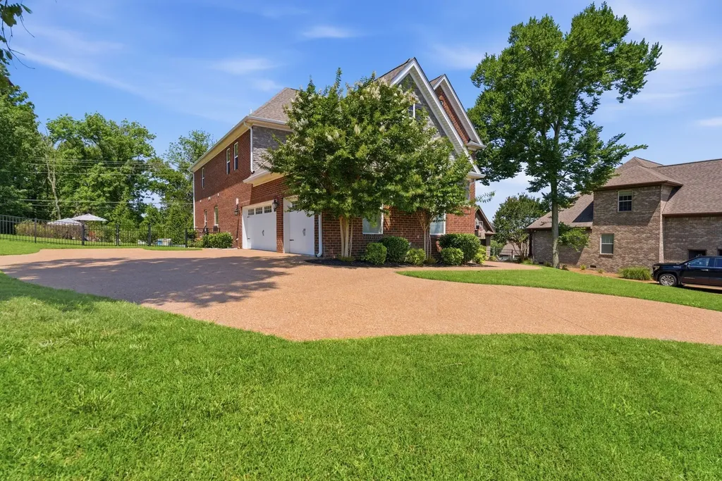 127 Waters Hill Circle Lebanon TN 37087