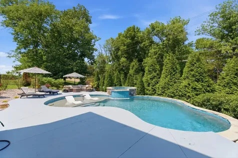 127 Waters Hill Circle Lebanon TN 37087