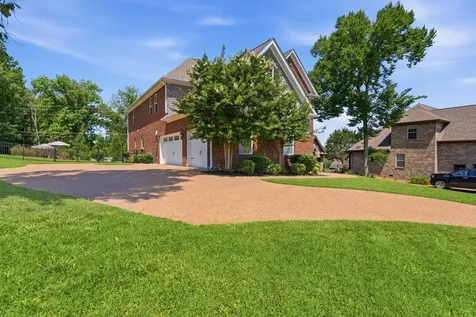 127 Waters Hill Circle Lebanon TN 37087