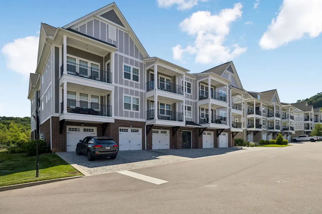 2000 Shadow Green Lane Franklin TN 37064